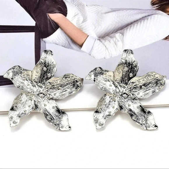 Zara Starfish Statement Stud Earrings - Picture 14 of 14